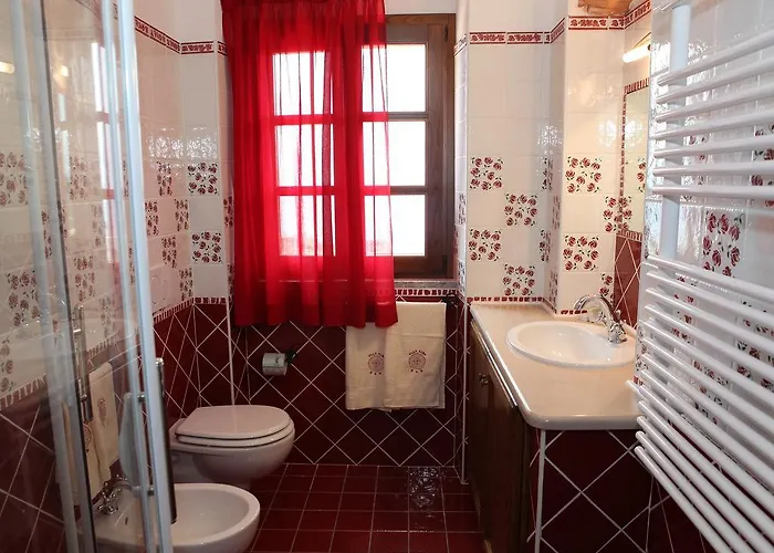 Couette-café Alba 4*